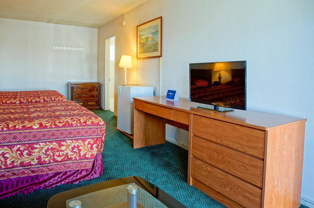 Lyndy'S Motel Anaheim Room photo